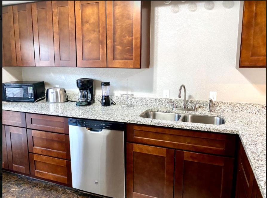 אוקלהומה סיטי Private Bedroom Suite - Communal House Near Integris מראה חיצוני תמונה