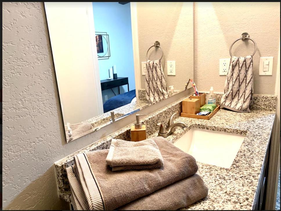 אוקלהומה סיטי Private Bedroom Suite - Communal House Near Integris מראה חיצוני תמונה