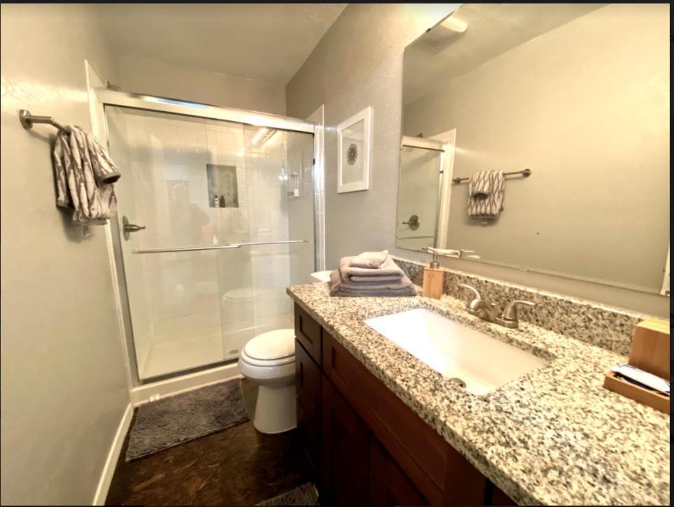 אוקלהומה סיטי Private Bedroom Suite - Communal House Near Integris מראה חיצוני תמונה